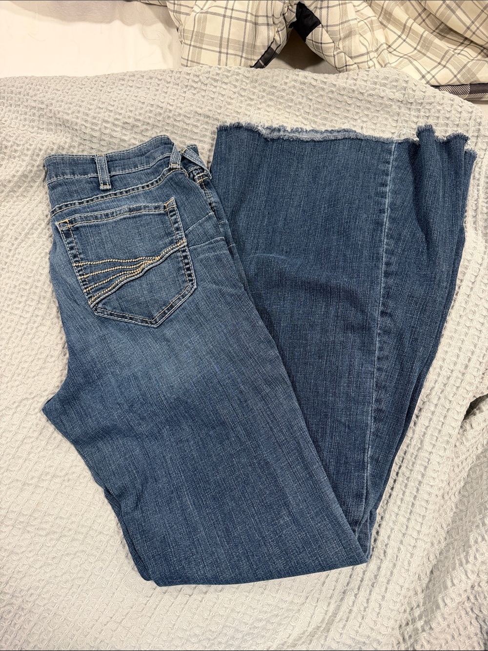 Ariat Medium Blue Flared Women's Jeans with Frayed Hem